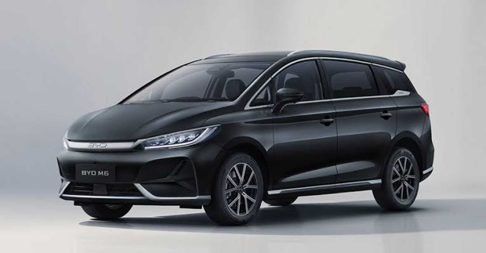BYD M6 Gallery