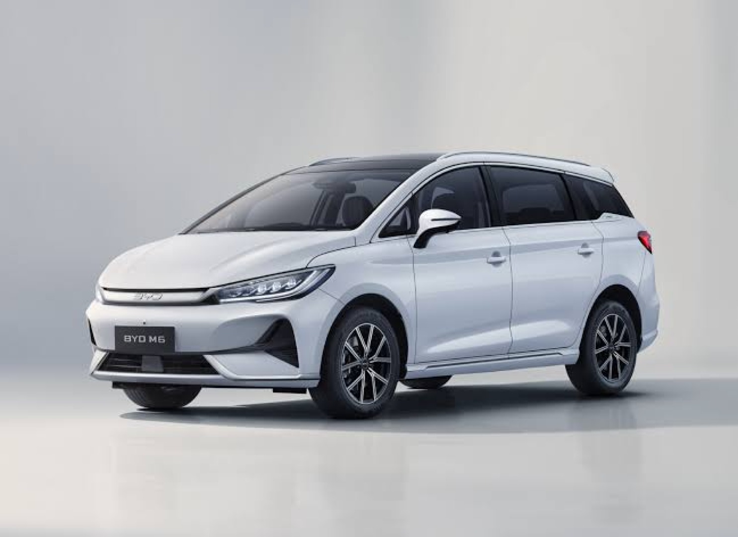BYD M6 Gallery