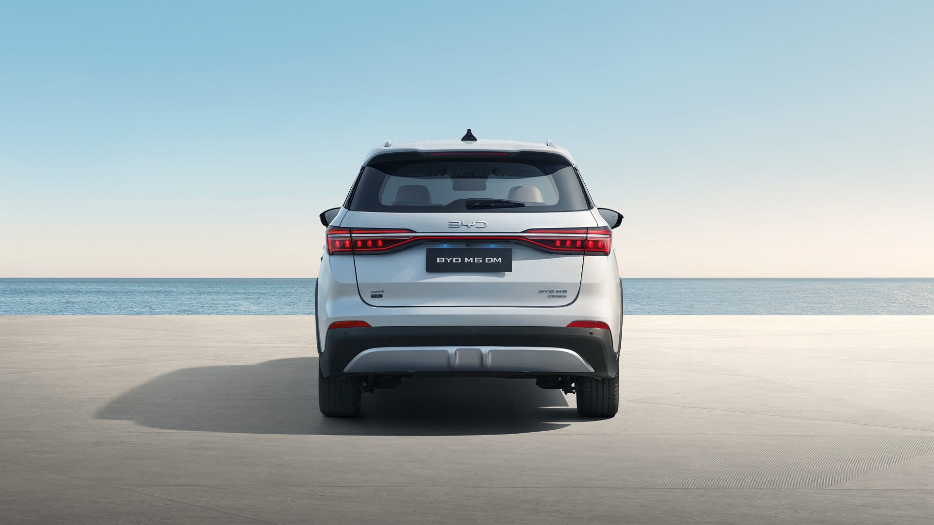 BYD M6 DM-i PHEV Gallery